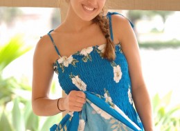 Amatorka w sukience niebieskiej (2)