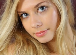 Śliczna małolata w super majteczkach (1)