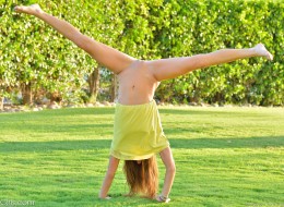 Śliczna się rozbiera (7)