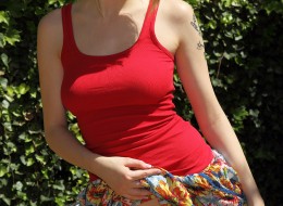 Na tarasie pokazuje pipkę (11)