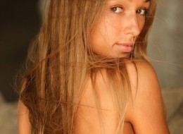 Piękna nastolatka z cipką (7)