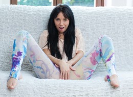 Cipka z wystającymi wargami sromowymi (12)