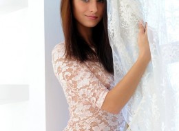 Długonoga w białej bieliźnie (3)