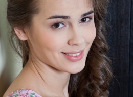 Gorąca małolata w różowej sukience (18)