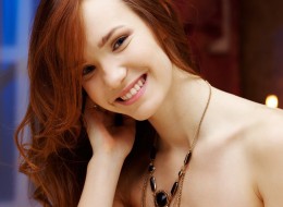 Ruda dziewczyna w seks gorsecie (5)