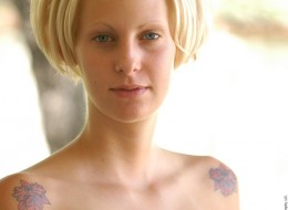 Naga w tatuażach (11)