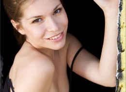 Sex bruneta i graffiti (11)