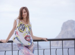 Małolata w kolorowych leginsach (15)