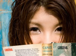 Azjatka z książką (8)