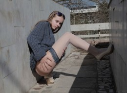 Ze szparką w swetrze (6)