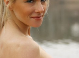 Sterczące mocno cyce (2)