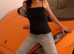 Sama z koleżanką i przy aucie (7)