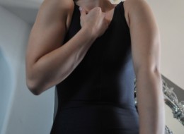 Ciekawa laseczka z małym biustem (10)