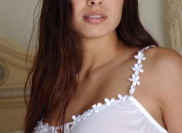 Hiszpanka ubiera się (4)