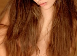 Długowłosa o ostrym spojrzeniu (11)