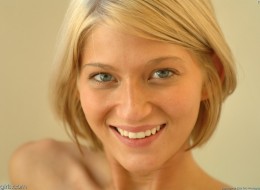 Laska w kąpielowej piance (1)