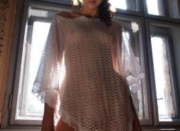 Świeżo wydepilowana przy oknie (11)