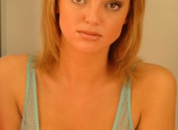 Lubi wypiąć tyłek i pokazać pipkę (13)