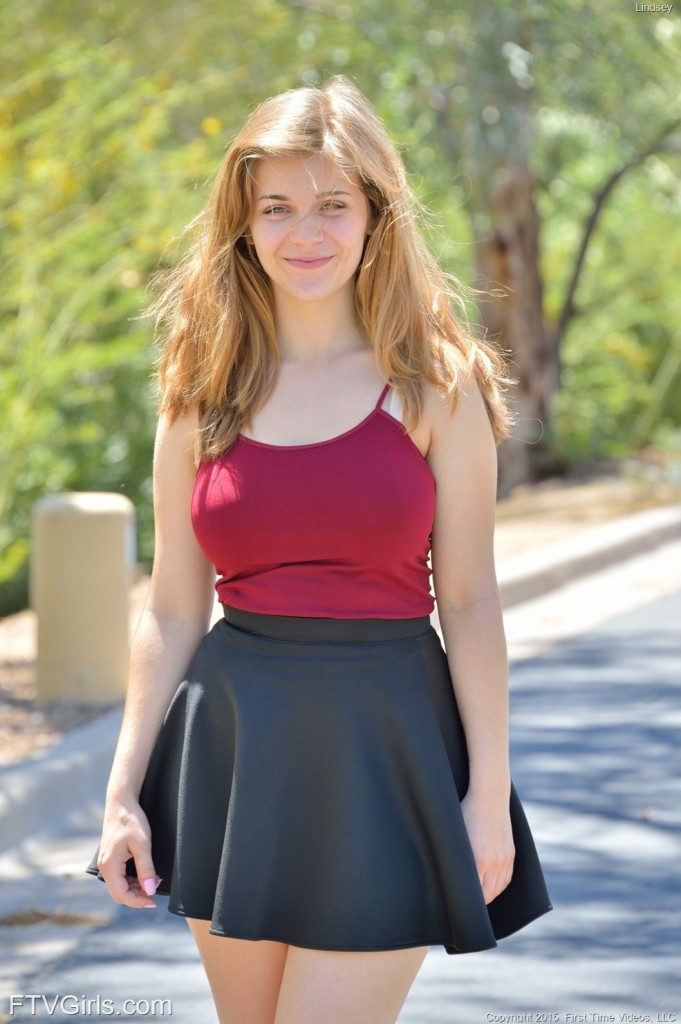 Młoda cyce jak milf (10)