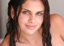 Świeżo po kąpieli w sypialni (16)