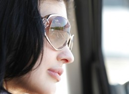 Jeździ do lasu żeby pokazywać swoje piersi (2)