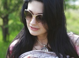 Jeździ do lasu żeby pokazywać swoje piersi (6)