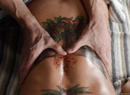 Agent do zadań specjalnych penetruje jej szparki (7)