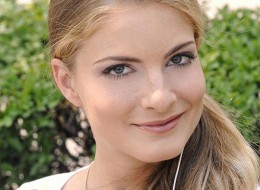 Nastolatka uwielbia banany (9)