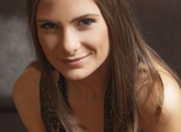 Każdy chce zobaczyć jej wygoloną cipkę (4)