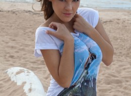 Prawdziwa piękność na dziewiczej plaży (12)