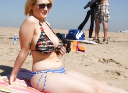 Poznali się na plaży a bzyknęli już na chacie (8)