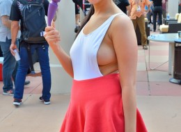 Fajna dupa z dildo na mieście (5)