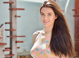 Młoda i piękna modelka o wspaniałej aparycji (2)