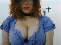 TITFUCKING GIRL NATURAL BOOBS