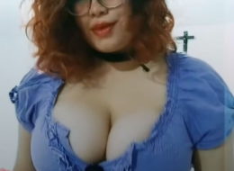 TITFUCKING GIRL NATURAL BOOBS