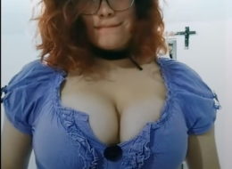 TITFUCKING GIRL NATURAL BOOBS