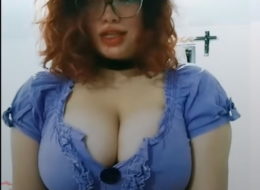 TITFUCKING GIRL NATURAL BOOBS